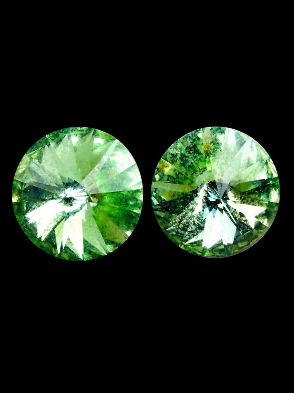 Lightweight reflective Green pierced Earrings